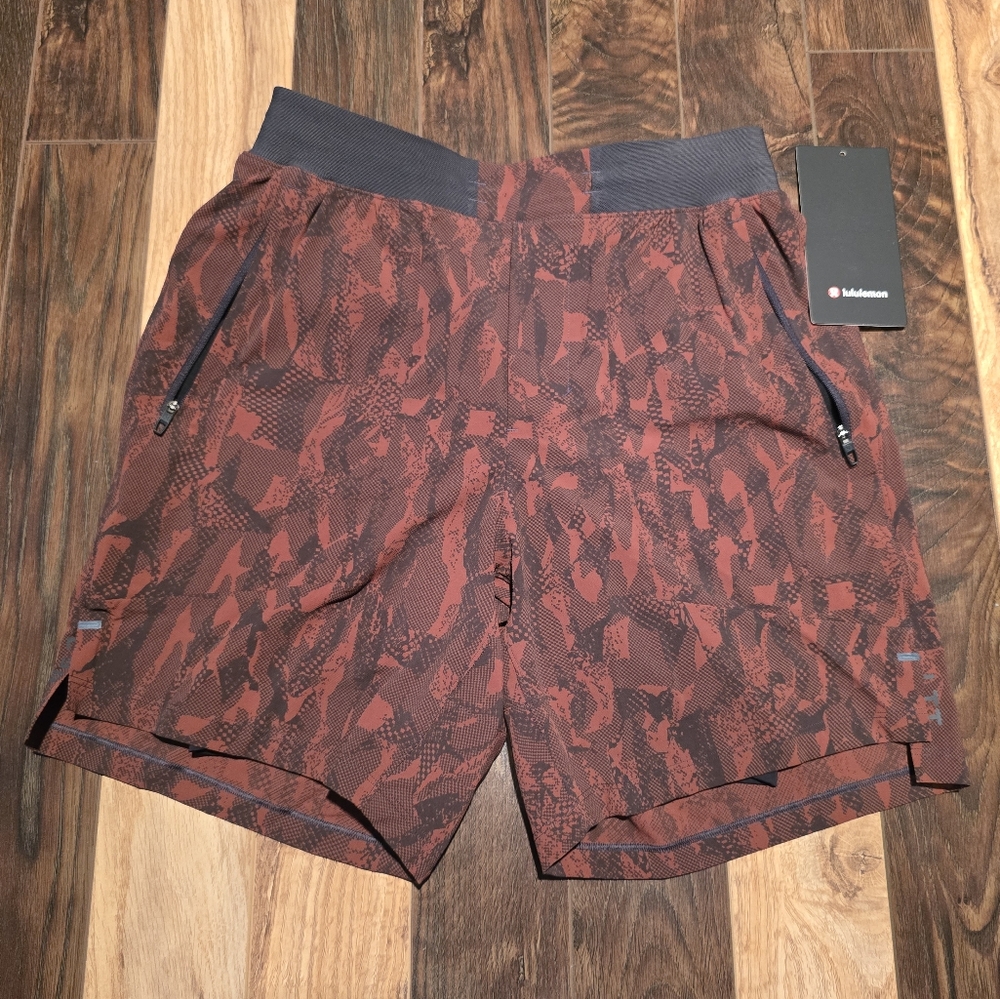 lululemon License to Train Short 7" *Lined (Size S)